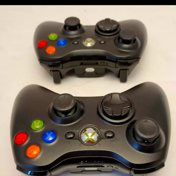Lot of 2 Microsoft Xbox 360 Wireless Controllers Black - Picture 2 of 6